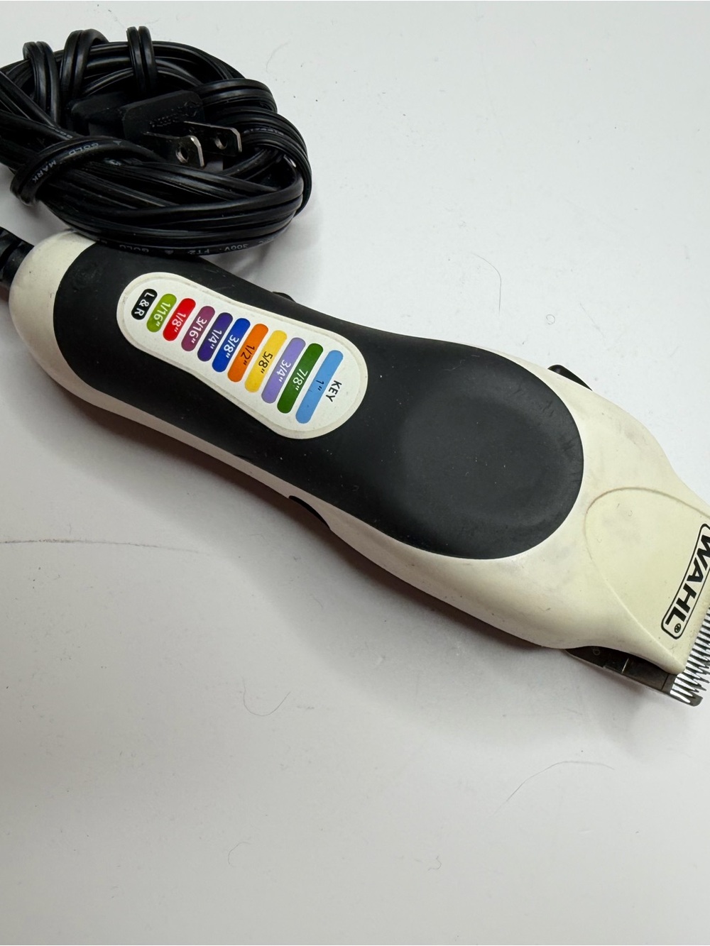 Wahl Corded Hair Clipper in Black & White